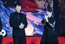 左から花江夏樹、鬼頭明里