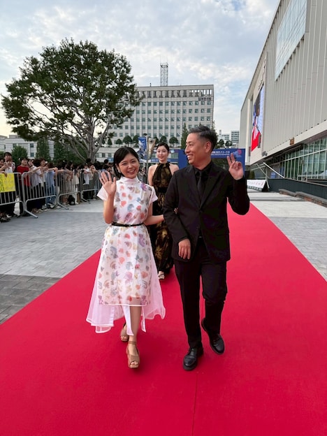 第29回富川（プチョン）国際ファンタスティック映画祭の様子。左から新帆ゆき、向里祐香、小南敏也