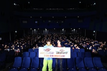 「仮面ライダーガヴ お菓子の家の侵略者」「ナンバーワン戦隊ゴジュウジャー 復活のテガソード」先行上映会の様子。左から知念英和、冬野心央