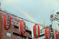 イベント中、空にかかった虹。畑芽育らは「映画のヒット間違いなし！」と喜んだ