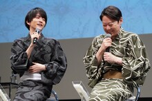 左から板垣李光人、阿部サダヲ