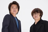左から藤原竜也、深作健太