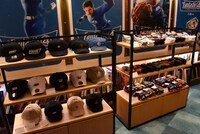 「SHIBUYA TSUTAYA COLLABORATION CAFE inspired by ファンタスティック・フォー」グッズコーナーの一部