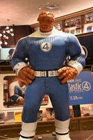 ザ・シングの等身大スタチュー