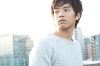 峯岸草一役の三浦貴大