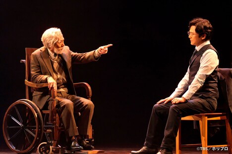 舞台「ハリー・ポッターと呪いの子」より(撮影:渡部孝弘)