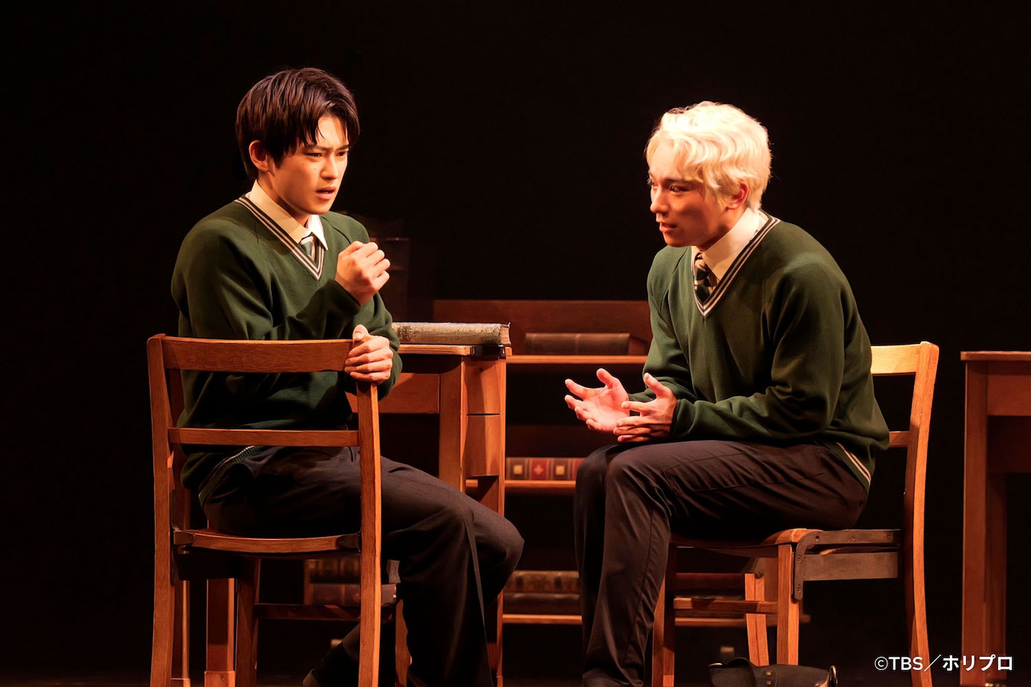 舞台「ハリー・ポッターと呪いの子」より（撮影：渡部孝弘）