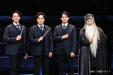 舞台「ハリー・ポッターと呪いの子」会見にて、左から大貫勇輔、稲垣吾郎、平岡祐太、市村正親