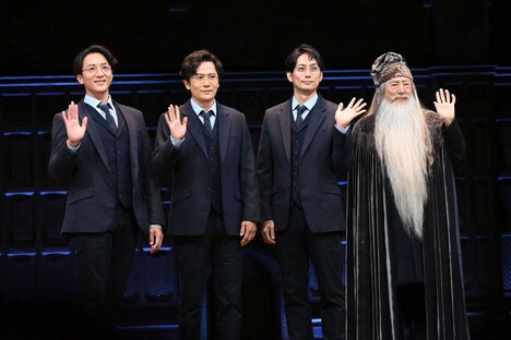 左から大貫勇輔、稲垣吾郎、平岡祐太、市村正親