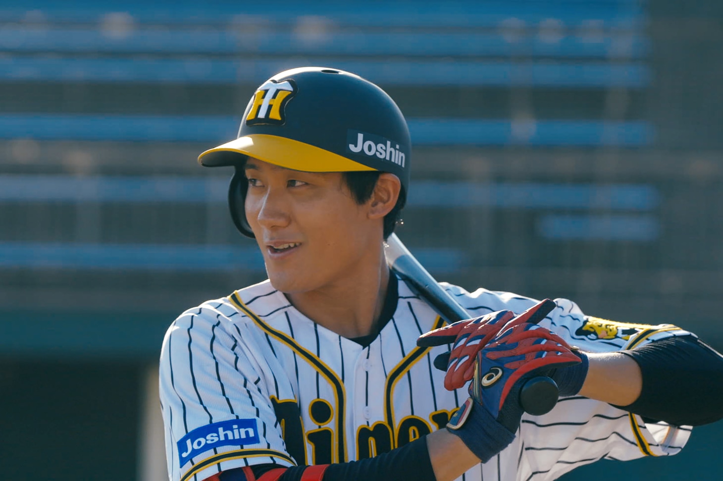 横田慎太郎（演・松谷鷹也）