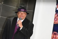 最後のみ“秋山竜次”に戻り、丁寧に挨拶して退場