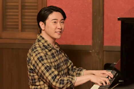 「あんぱん」より、大森元貴演じるいせたくや