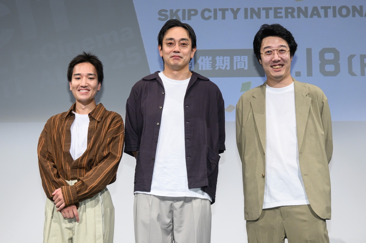 「ディッシュアップ」ワールドプレミア上映舞台挨拶より、左から三河悠冴、青柳翔、池本陽海