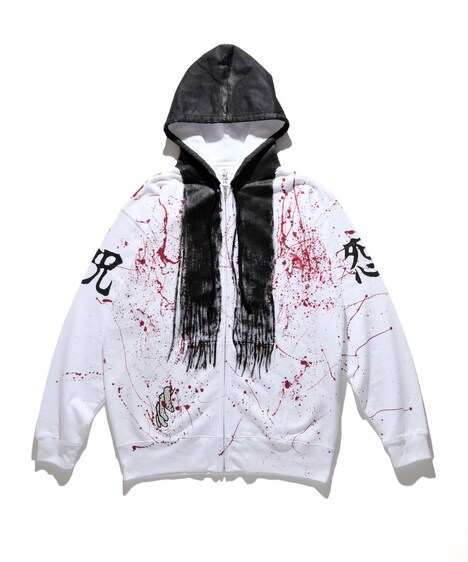 「呪怨」限定25枚フーディの前面（税込6万6000円）