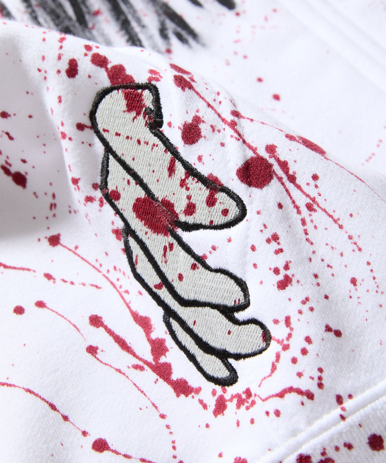 呪怨」限定25枚フーディのロゴ部分 - 「呪怨」公式Tシャツなど発売