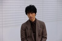 ドラマ「誘拐の日」TELASAオリジナルコンテンツ「豪華キャストに柚乃が直撃！ ゆのかいの日」より、斎藤工