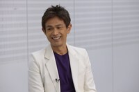 ドラマ「誘拐の日」TELASAオリジナルコンテンツ「豪華キャストに柚乃が直撃！ ゆのかいの日」より、江口洋介