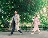 左から竹内涼真演じる海老原勝男、夏帆演じる山岸鮎美 ©︎TBS