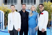 左からジョセフ・クイン、エボン・モス＝バクラック、ヴァネッサ・カービー、ペドロ・パスカル