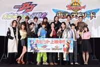 映画「仮面ライダーガヴ お菓子の家の侵略者」「ナンバーワン戦隊ゴジュウジャー 復活のテガソード」初日舞台挨拶の様子