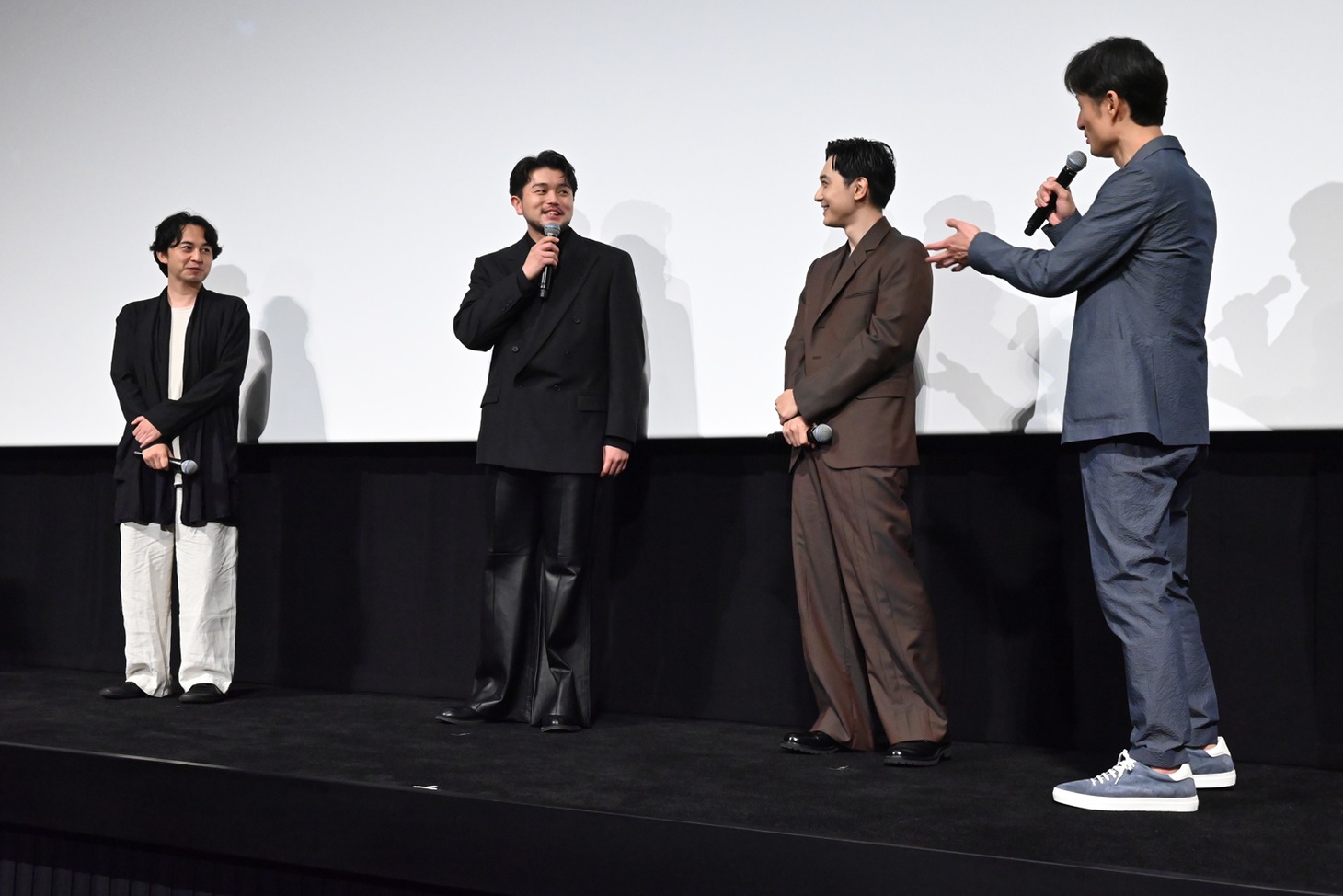 映画「国宝」の特大ヒット記念舞台挨拶の様子