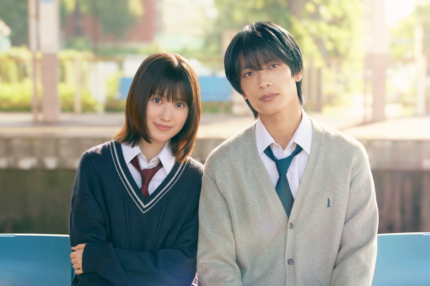 左から福本莉子演じる木下仁菜子、高橋恭平（なにわ男子）演じる一ノ瀬蓮。