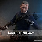 ダニエル・クレイグ最後のジェームズ・ボンド、フィギュア発売 台座に畳