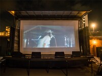 野外映画イベント「ねぶくろシネマ」の様子