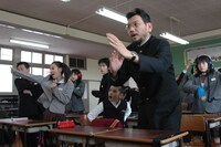 「ナイスの森／The First Contact」より