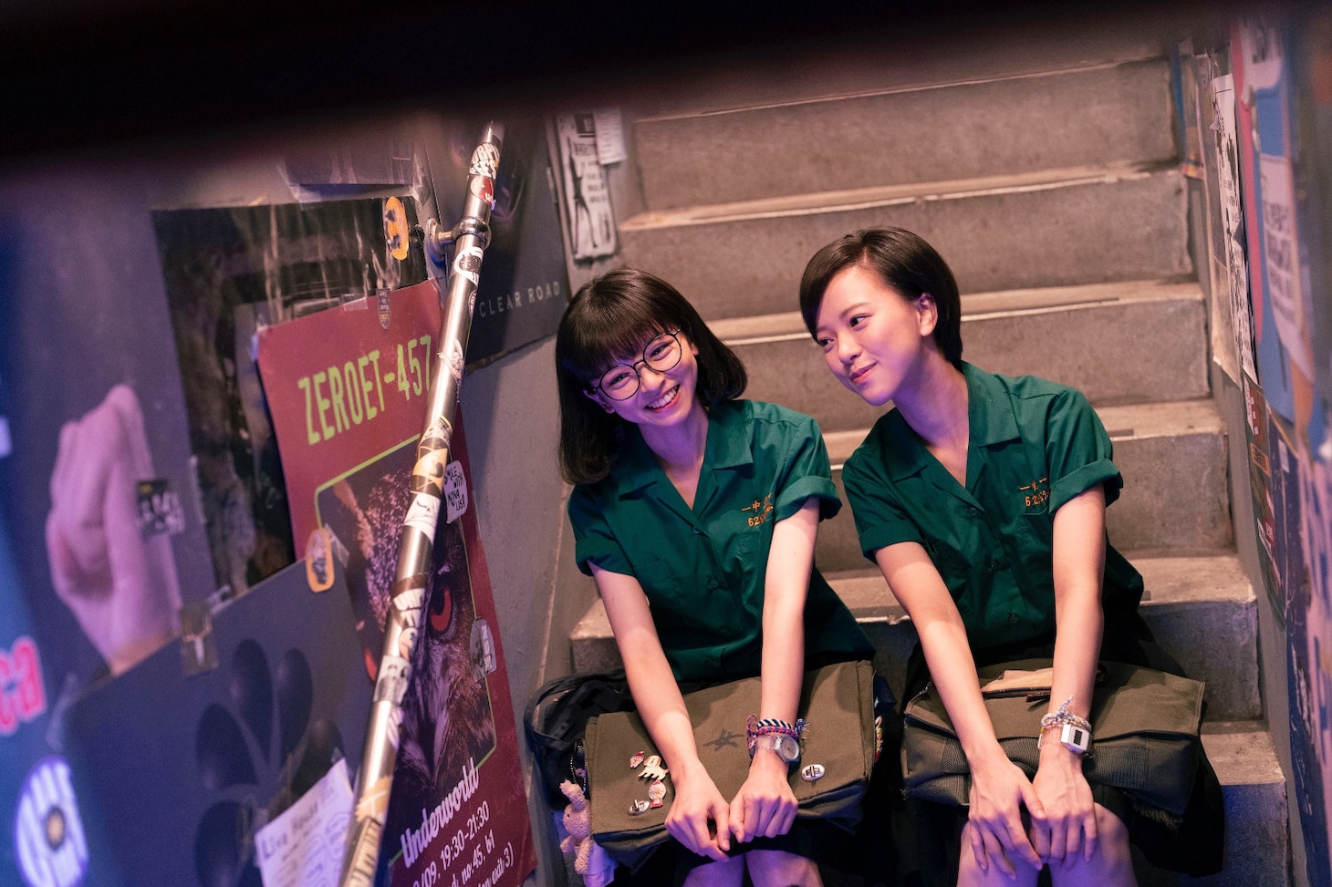 「ひとつの机、ふたつの制服」場面写真