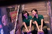 「ひとつの机、ふたつの制服」場面写真