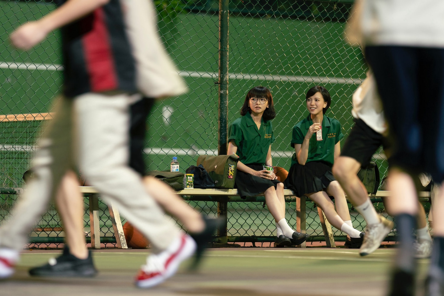 「ひとつの机、ふたつの制服」場面写真