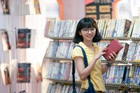 「ひとつの机、ふたつの制服」場面写真