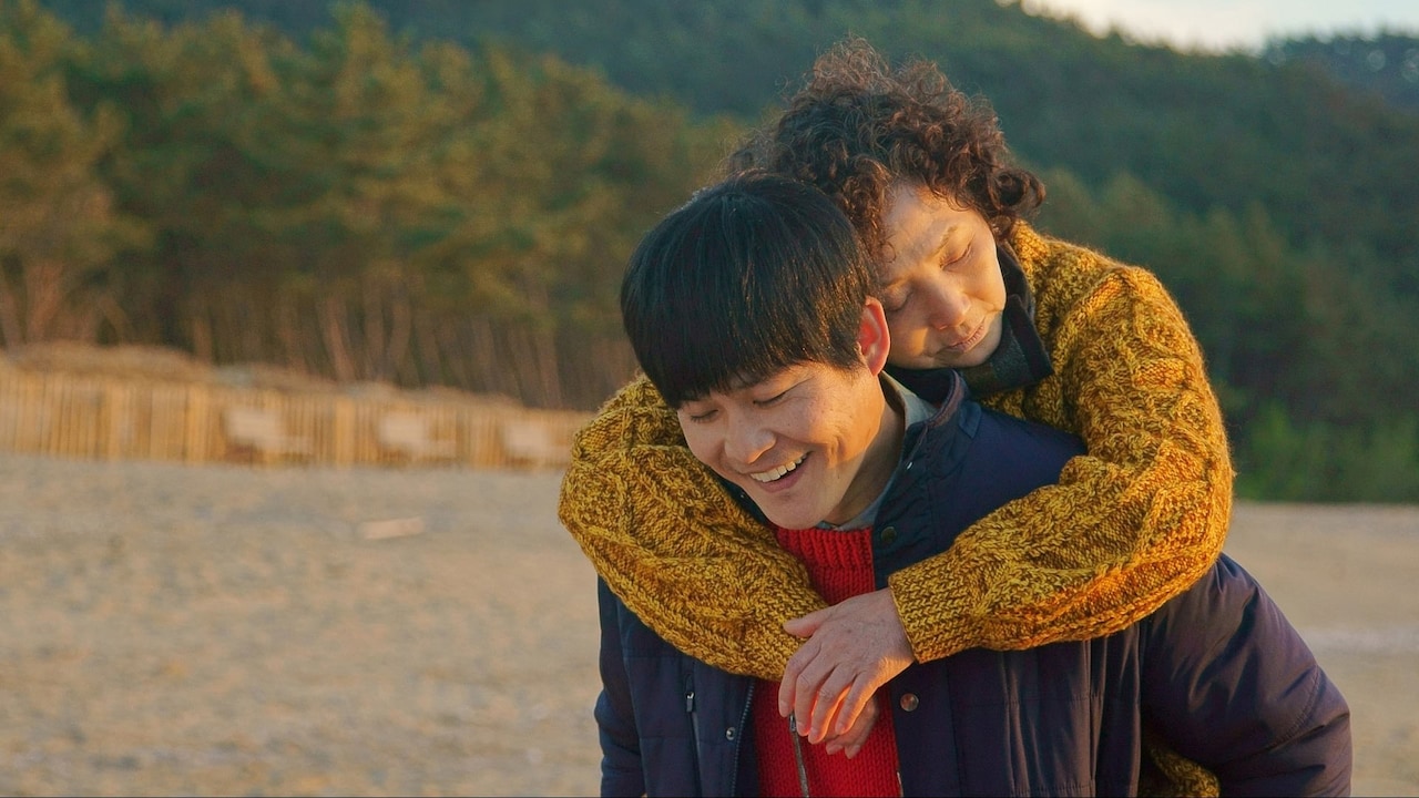 発達障害の息子と母を描く韓国映画が配信、コ・ドゥシム×キム・ソンギュン共演