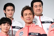 江口洋介(中央)