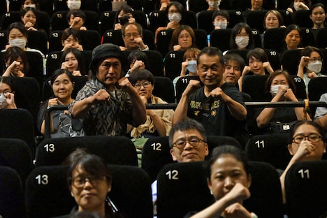 「スタントマン 武替道」トークイベントにて、左から高岩成二、坂本浩一