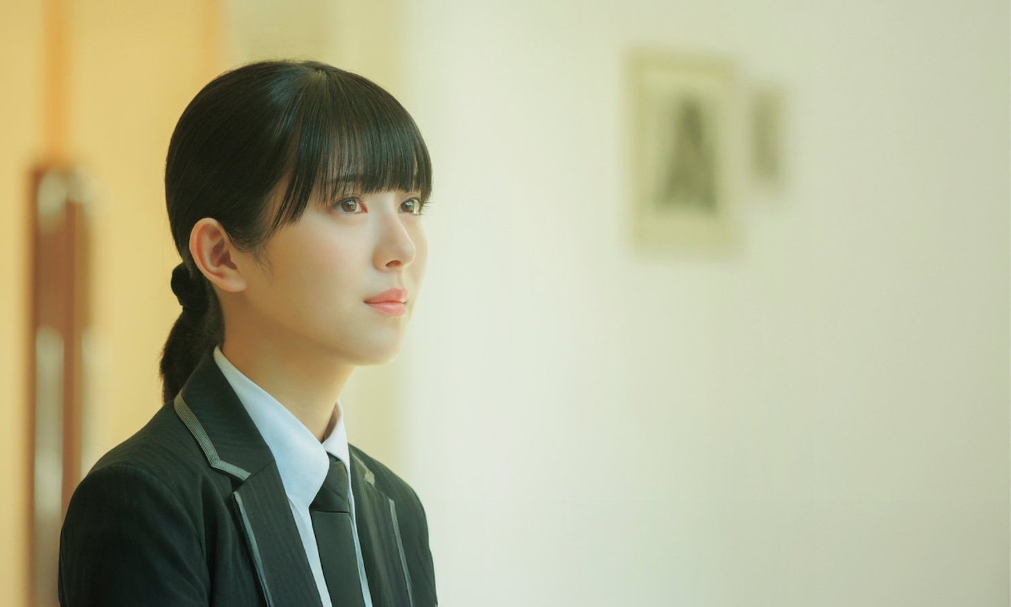 映画「ほどなく、お別れです」より、浜辺美波演じる清水美空