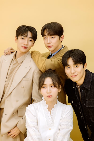 韓国ドラマ「チェックイン漢陽（ハニャン）」でハオナ四人衆を演じたキャスト。左から時計回りにパク・ジェチャン（DKZ）、ペ・イニョク、チョン・ゴンジュ、キム・ジウン