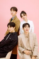 前列左からチョン・ゴンジュ、パク・ジェチャン（DKZ）。後列左からペ・イニョク、キム・ジウン