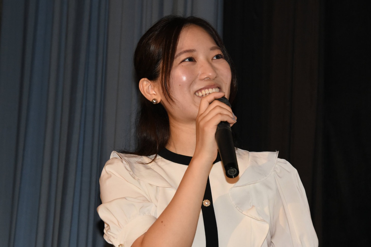 郷原利紗
