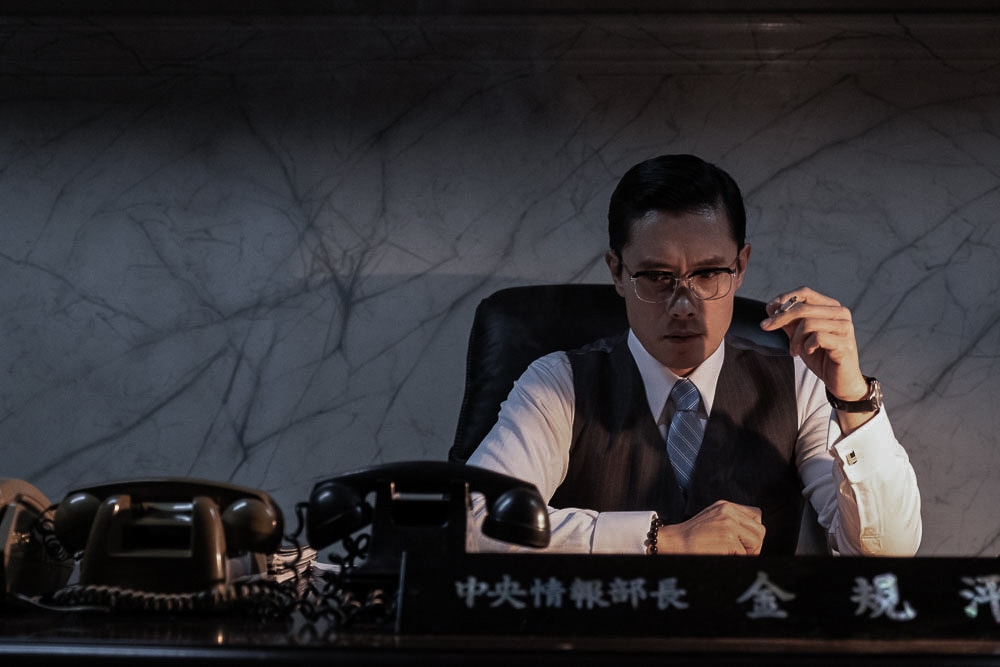「KCIA 南山の部長たち」場面写真 ©2020 SHOWBOX, HIVE MEDIA CORP AND GEMSTONE PICTURES ALL RIGHTS RESERVED.