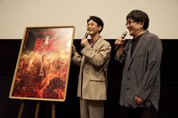 新潟での「宝島」舞台挨拶付き先行上映にて、左から妻夫木聡、大友啓史