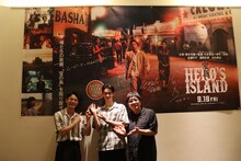 山形で「宝島」舞台挨拶付き先行上映に登壇した妻夫木聡（左）、栄莉弥（中央）、大友啓史（右）