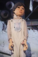 劇中に登場する人形