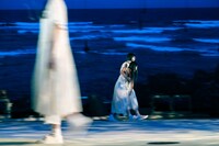 舞台「cocoon」（撮影：岡本尚文）