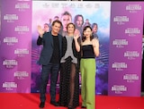 「バレリーナ:The World of John Wick」レッドカーペットイベントに登場したレン・ワイズマン(左)、アナ・デ・アルマス(中央)、福島リラ(右)