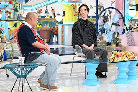 「A-Studio+」8月8日放送回の様子。左から笑福亭鶴瓶、清水尋也