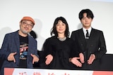 映画「近畿地方のある場所について」初日舞台挨拶の様子。左から白石晃士、菅野美穂、赤楚衛二