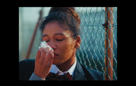 「それでもお前らは平和だった。ボケ」場面写真