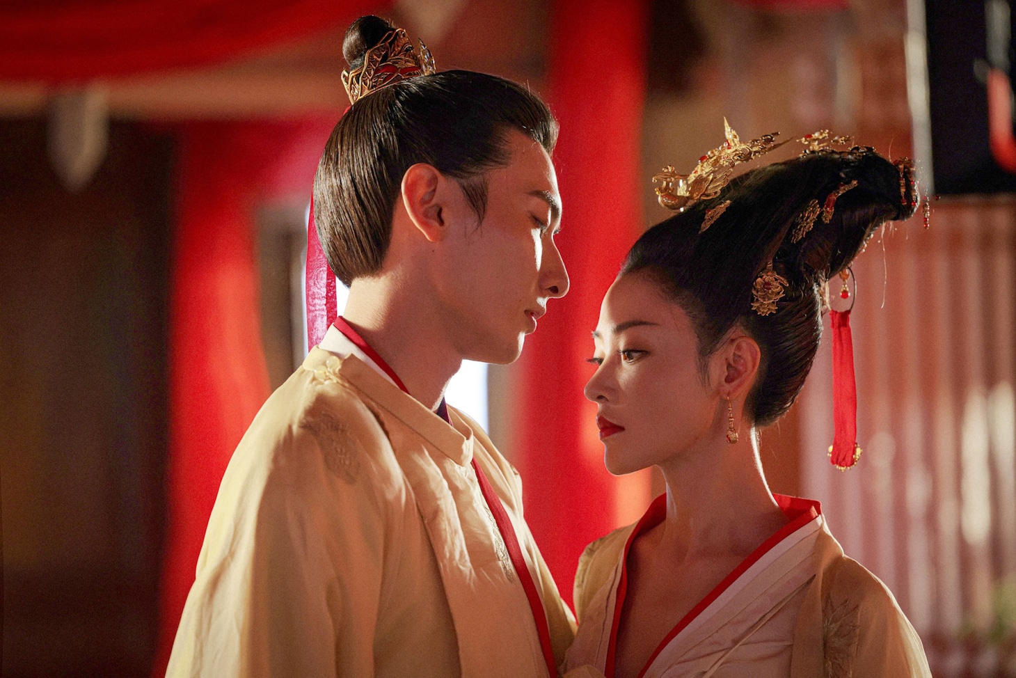 ワン・ルイチャン（王瑞昌）演じる常鈺青（左）とチャン・ティエンアイ（張天愛）演じる阿麦（右）